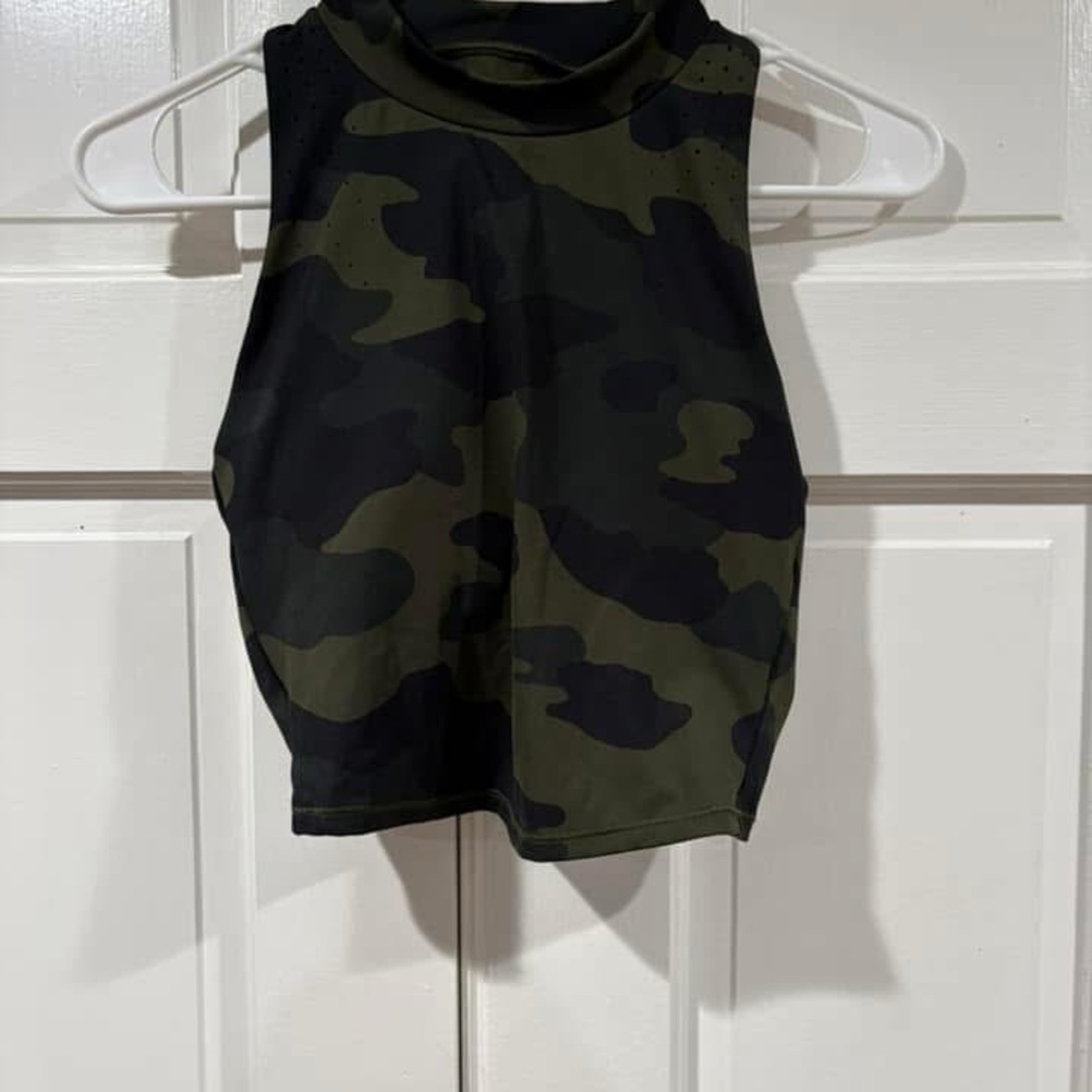 Target Camouflage Crop Top - Black and Green